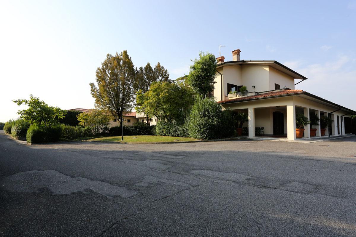 Hotel Franciacorta Paderno Franciacorta Exterior foto